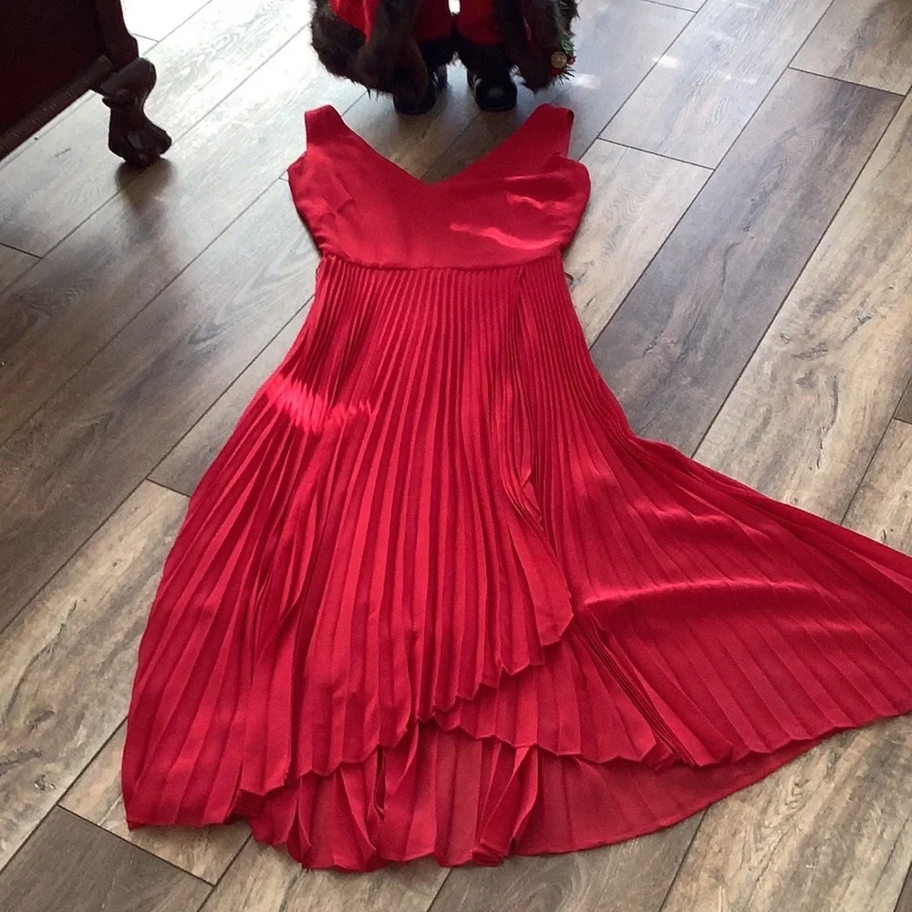 Gorgeous Red Dress 🖤🖤❤️NWT by WHBM - Picture 3 of 13